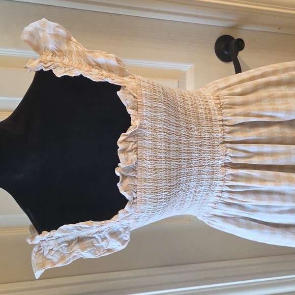 Chic Beige Checkered Maxi Dress With Pockets - Picture 12 of 16